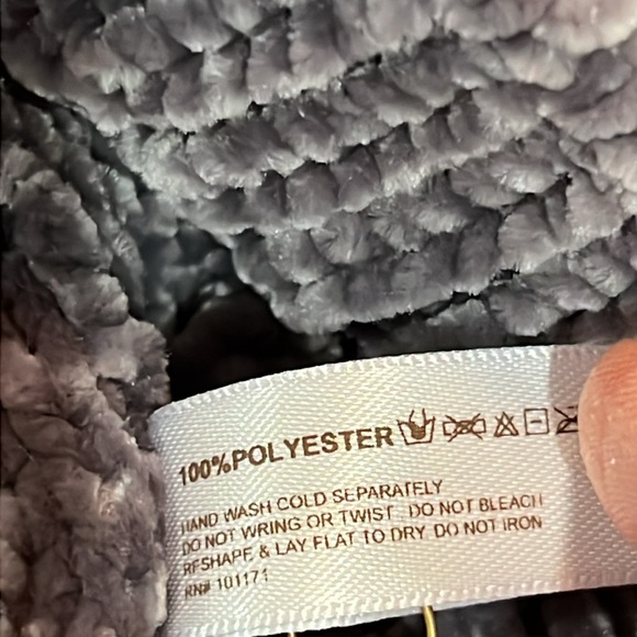 Ruggine  Pom Pom Winter Beanie in gray - Picture 4 of 5